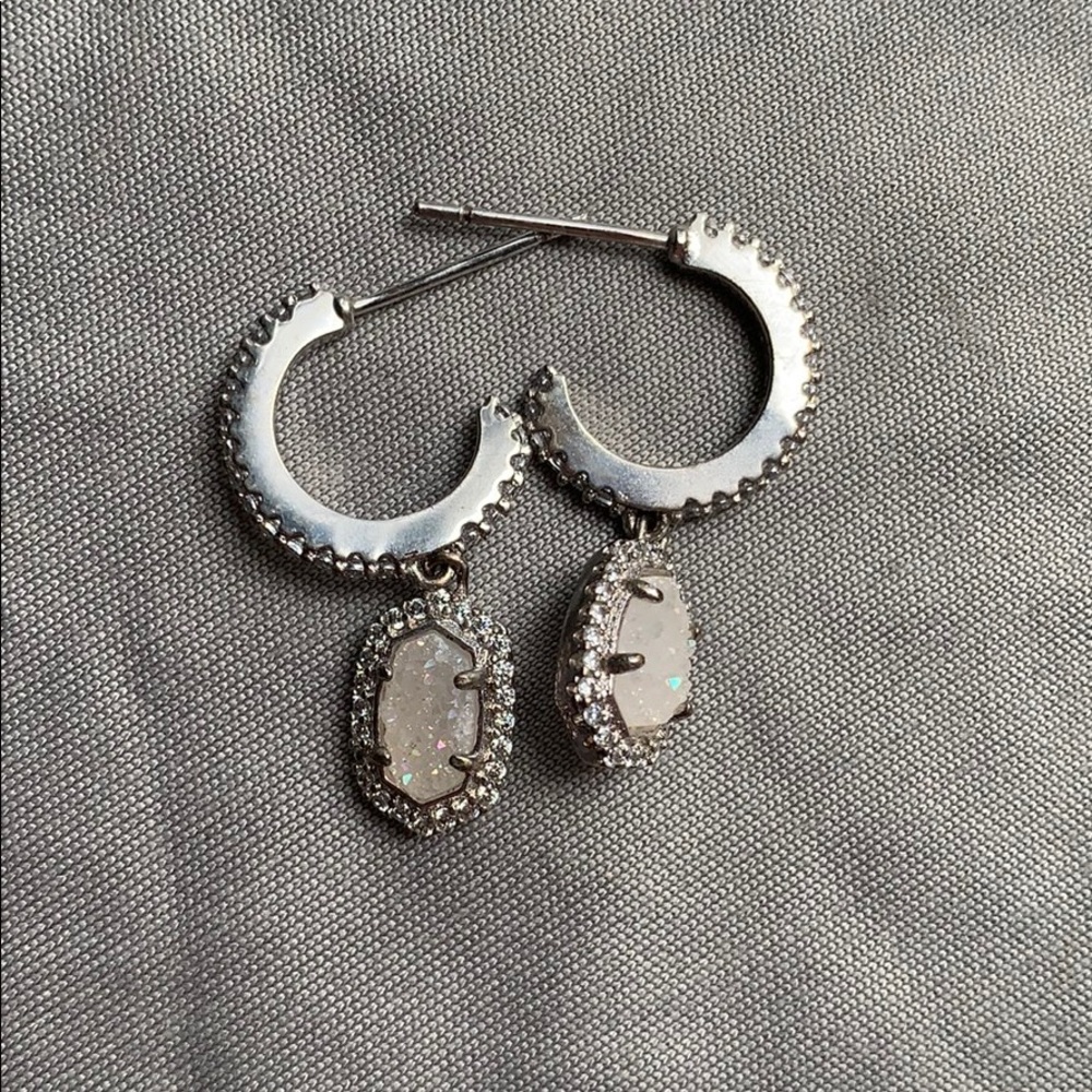 Kendra Scott earrings dangle